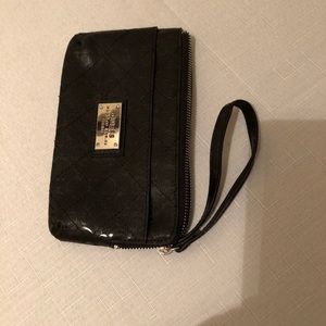 Black guess purse with wrist band